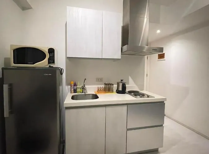 1 Bedroom In Azure Paranaque Apartahotel