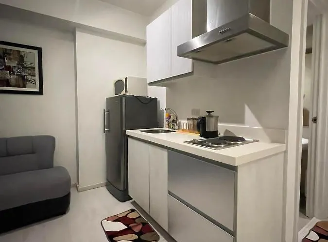 Apartahotel 1 Bedroom In Azure Paranaque Manila